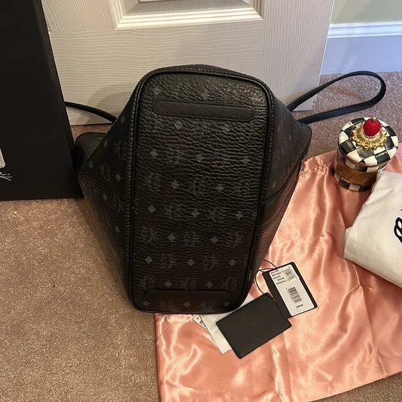 EC Authentic MCM Liz Tote - Picture 7 of 10